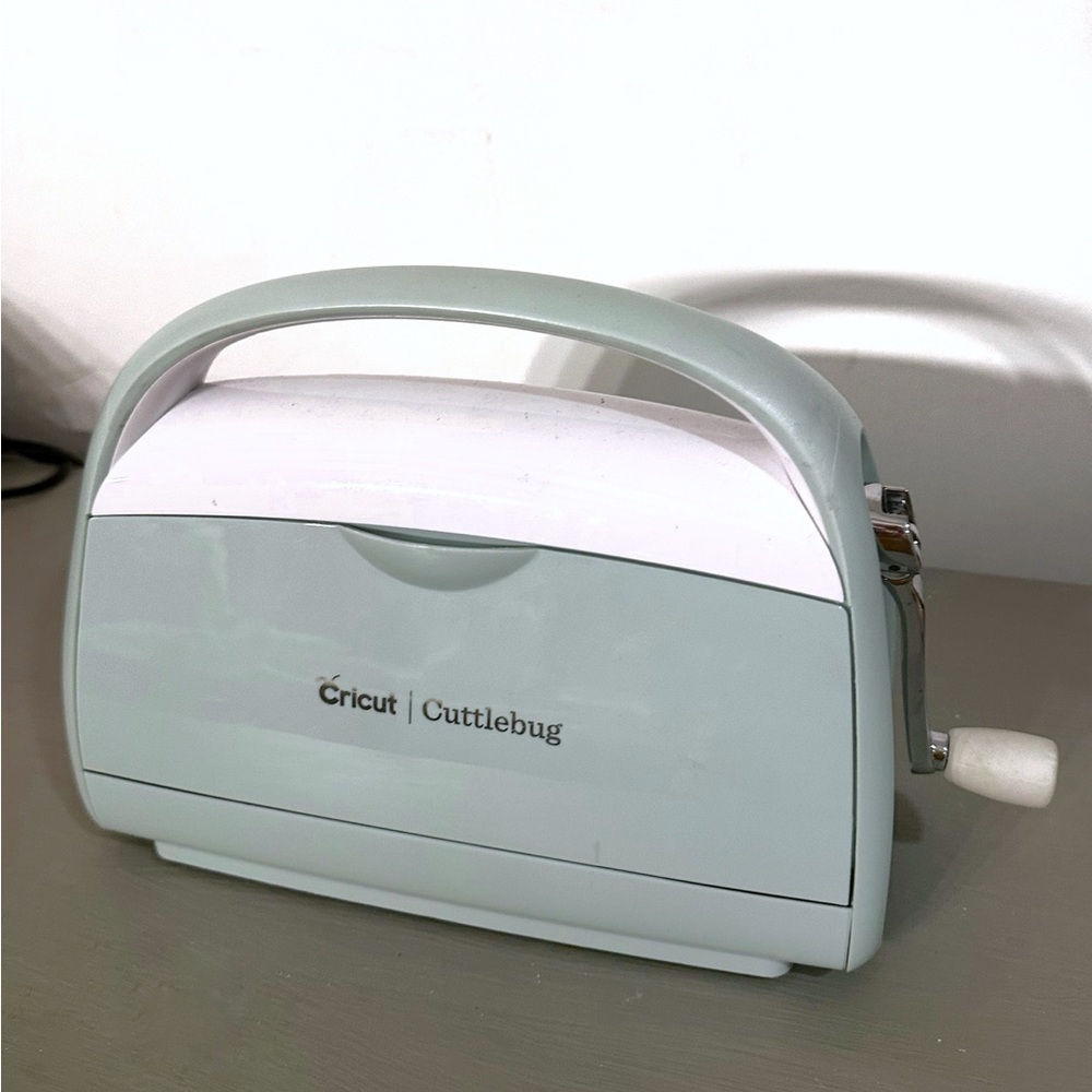 Cricut Mint Cuttlebug Embossing Die Cutting Machine — ONLY MACHINE